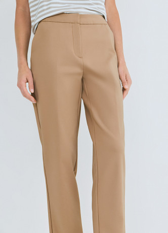 Зауженные прямые брюки