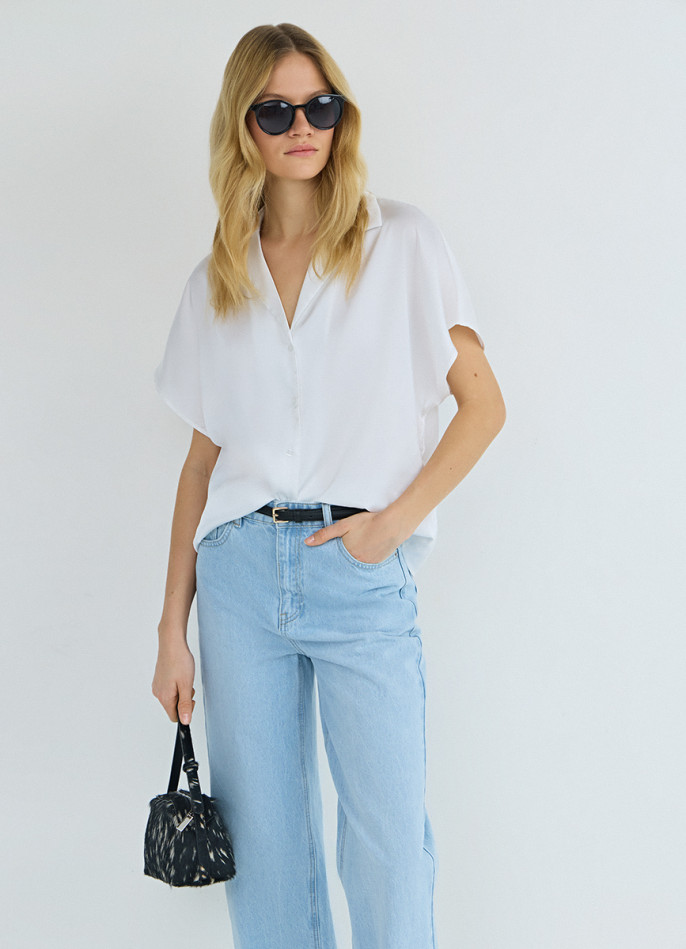 Сатиновая блузка с коротким рукавом