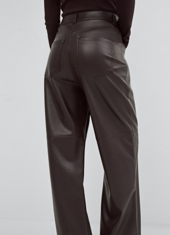 Прямые брюки из искусственной кожи