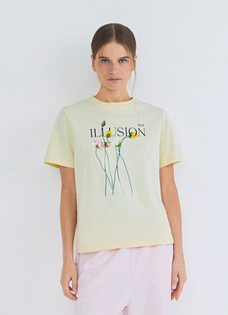 Футболка с цветочным принтом