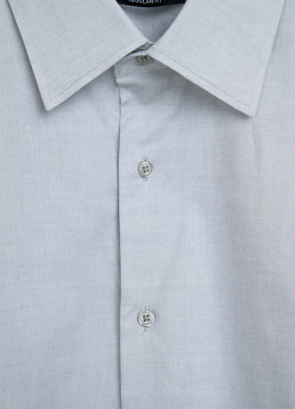 Рубашка из ткани шамбре