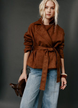 Куртка из искусственной замши с поясом