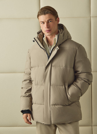 Утеплённая куртка с капюшоном