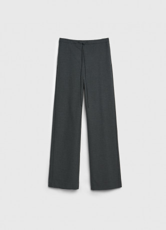 Прямые брюки с эластичным поясом