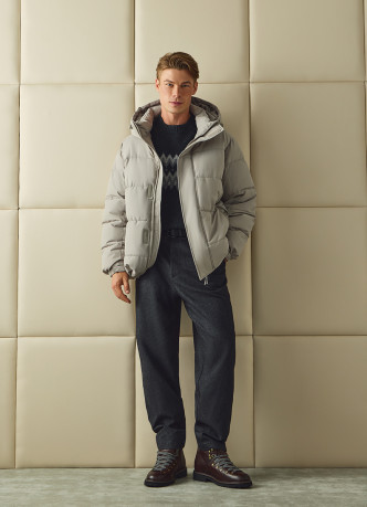 Утеплённая куртка с капюшоном