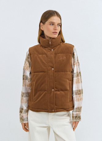 Утеплённый вельветовый жилет