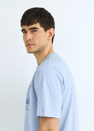 Футболка с принтом и вышивкой