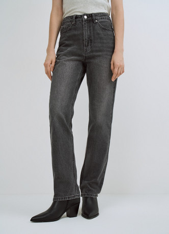 Прямые джинсы с высокой посадкой