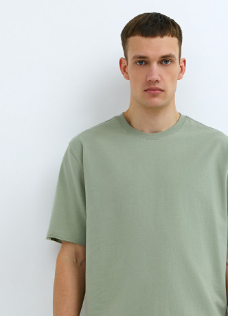 Базовая футболка с необработанным краем