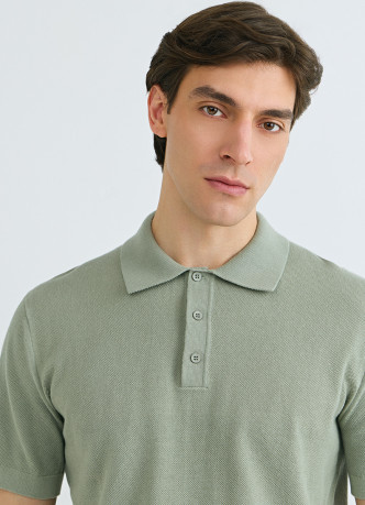 Поло из текстурной ткани