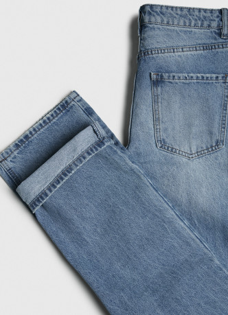 Прямые джинсы с высокой посадкой