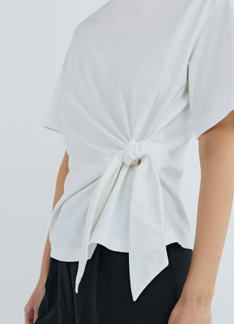 Футболка с декоративным узлом