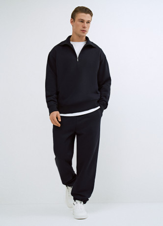 Свитшот с воротником-стойкой на молнии