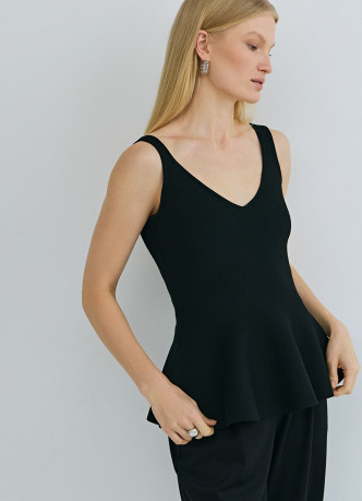 Топ на бретелях с баской