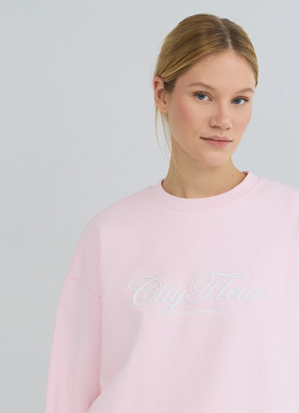 Свитшот с вышивкой