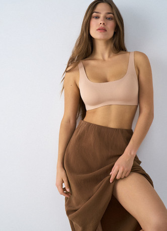 Бесшовный бюстгальтер с формованными чашками