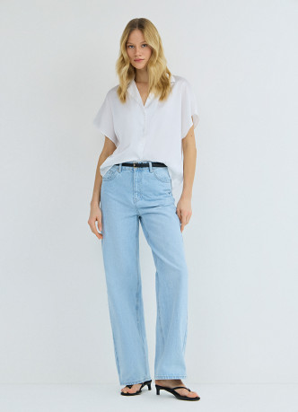 Сатиновая блузка с коротким рукавом