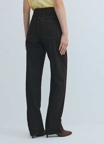 Прямые джинсы с высокой посадкой