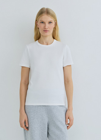 Базовая футболка из плотного хлопка