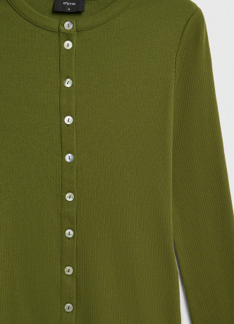 Приталенный лонгслив на пуговицах