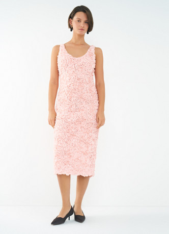 Облегающее платье с объёмными цветами