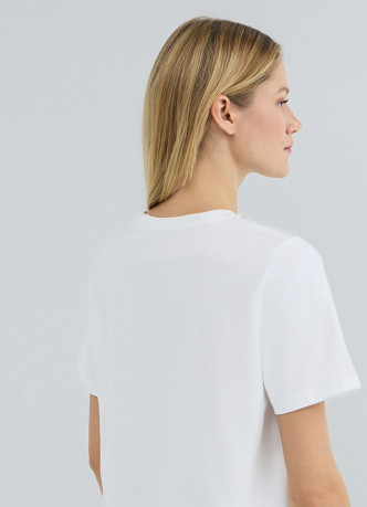 Футболка с ожерельем