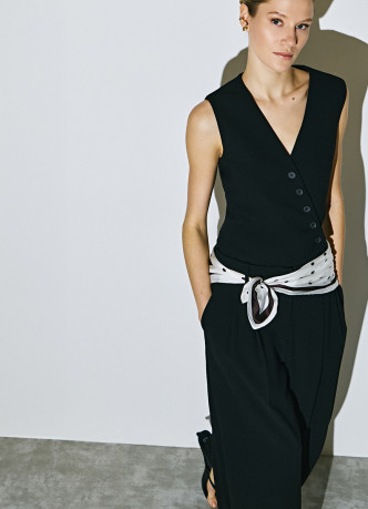 Прямые брюки со складками