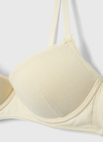 Бюстгальтер с формованными чашками