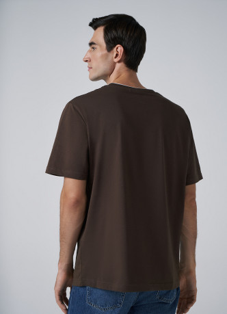 Футболка с контрастной отделкой