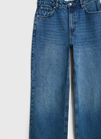 Джинсы со средней посадкой