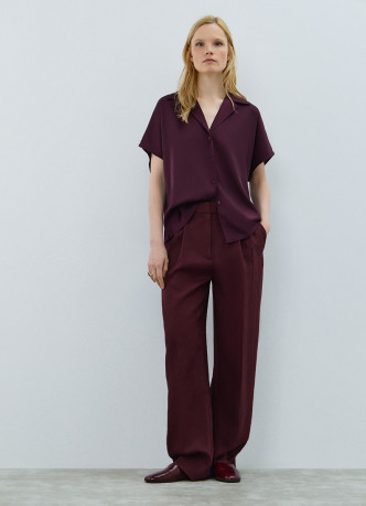 Сатиновая блузка с коротким рукавом