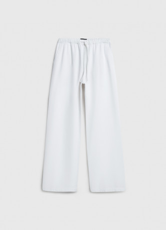 Тонкие джинсы на резинке со средней посадкой