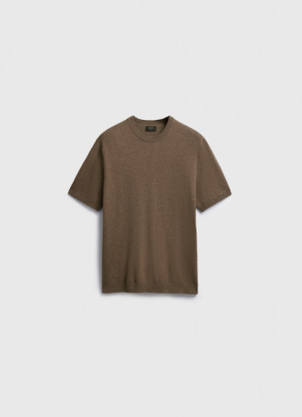 Вязаная футболка из пряжи