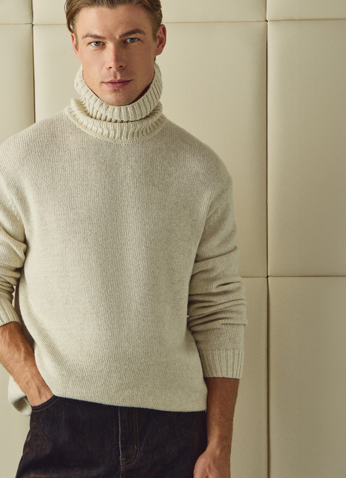 Свитер с содержанием шерсти