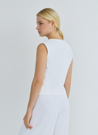 Жилет с ассиметричной застёжкой на пуговицы