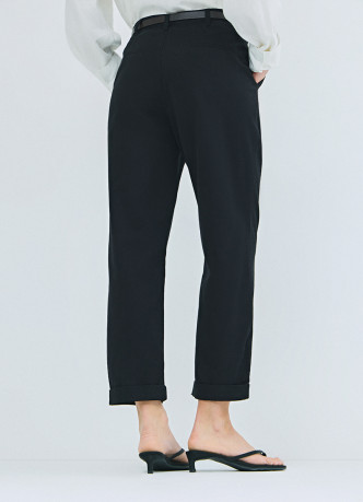 Чиносы с ремнём