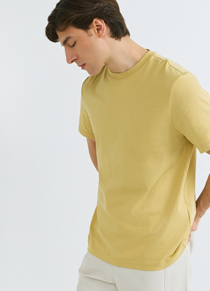 

Базовая футболка, Красный