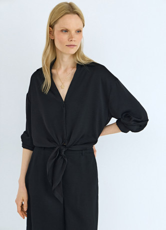 Блузка с узлом