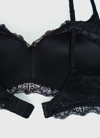 Бюстгальтер из кружева