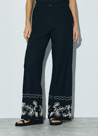 Прямые брюки с вышивкой