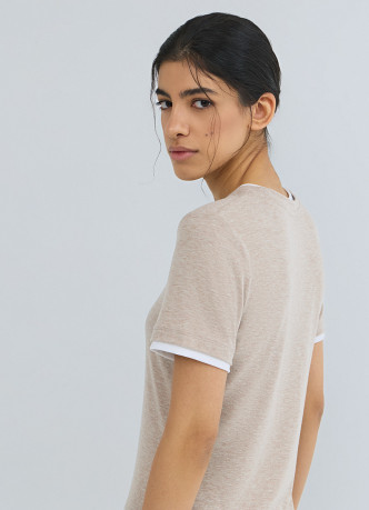 Футболка с контрастной окантовкой