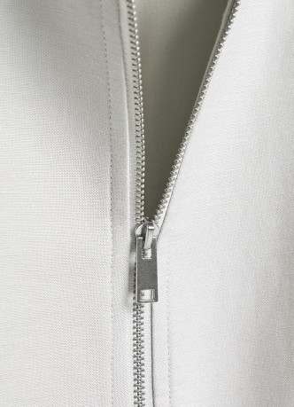 Льняной бомбер на молнии