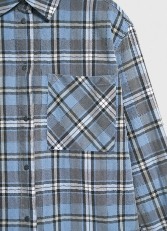 Рубашка в клетку на кнопках