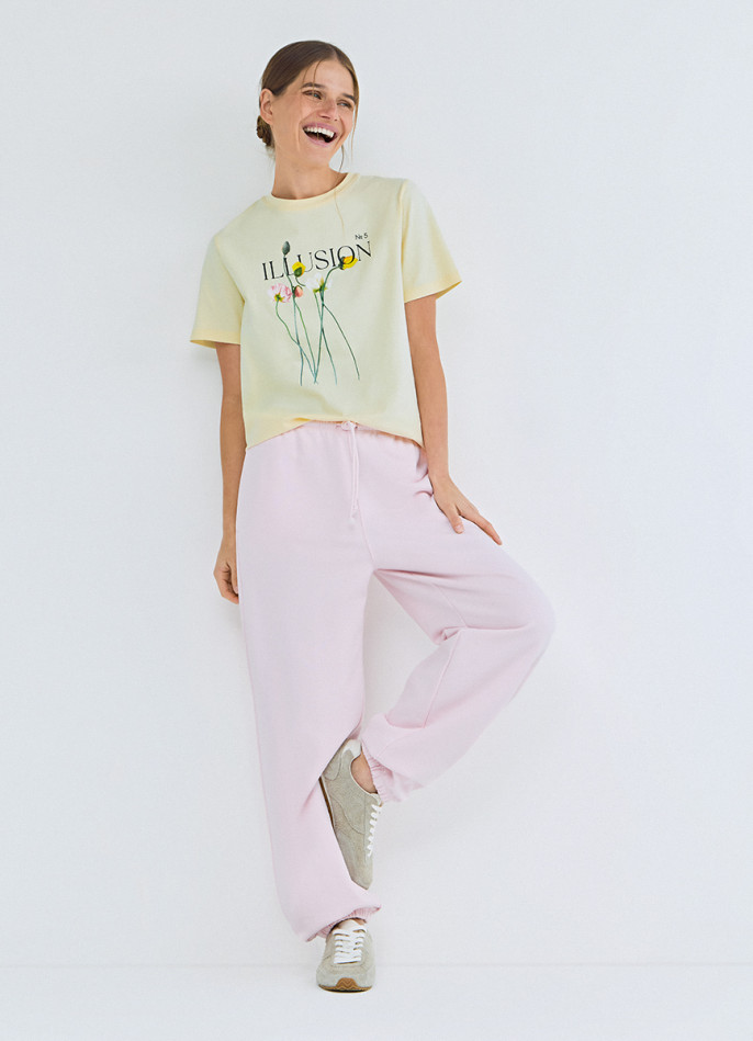 Футболка с цветочным принтом