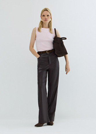 Прямые брюки из искусственной кожи