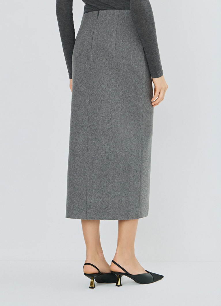 Erkaklarning xotinlarini kamar bilan urganlari aks etgan foto va video