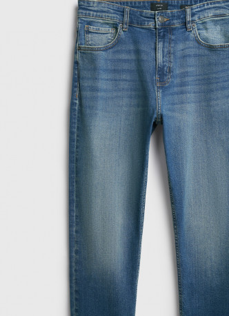 Зауженные джинсы