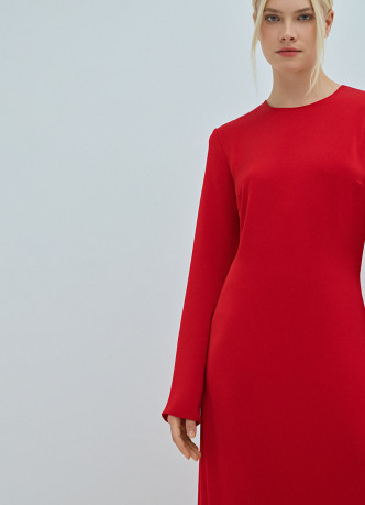 Сатиновое платье с завязками на спине