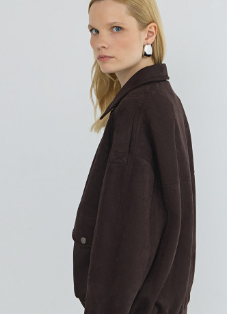 Бомбер из искусственной замши