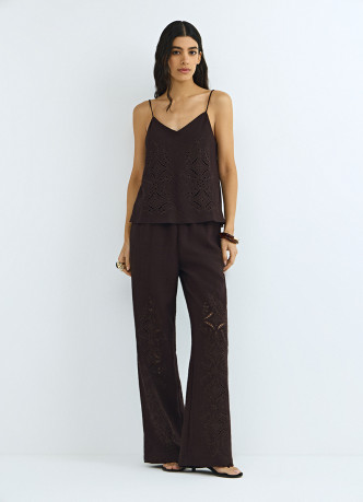 Топ на бретелях с вышивкой